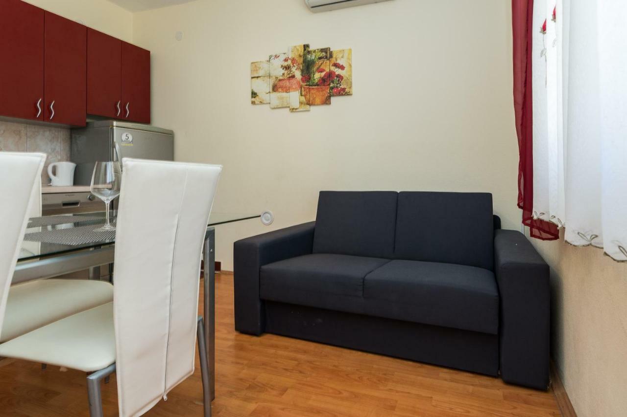 Apartman Mladenka Sukošan Zewnętrze zdjęcie