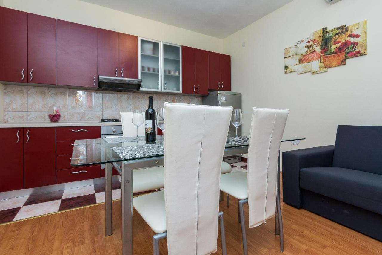 Apartman Mladenka Sukošan Zewnętrze zdjęcie