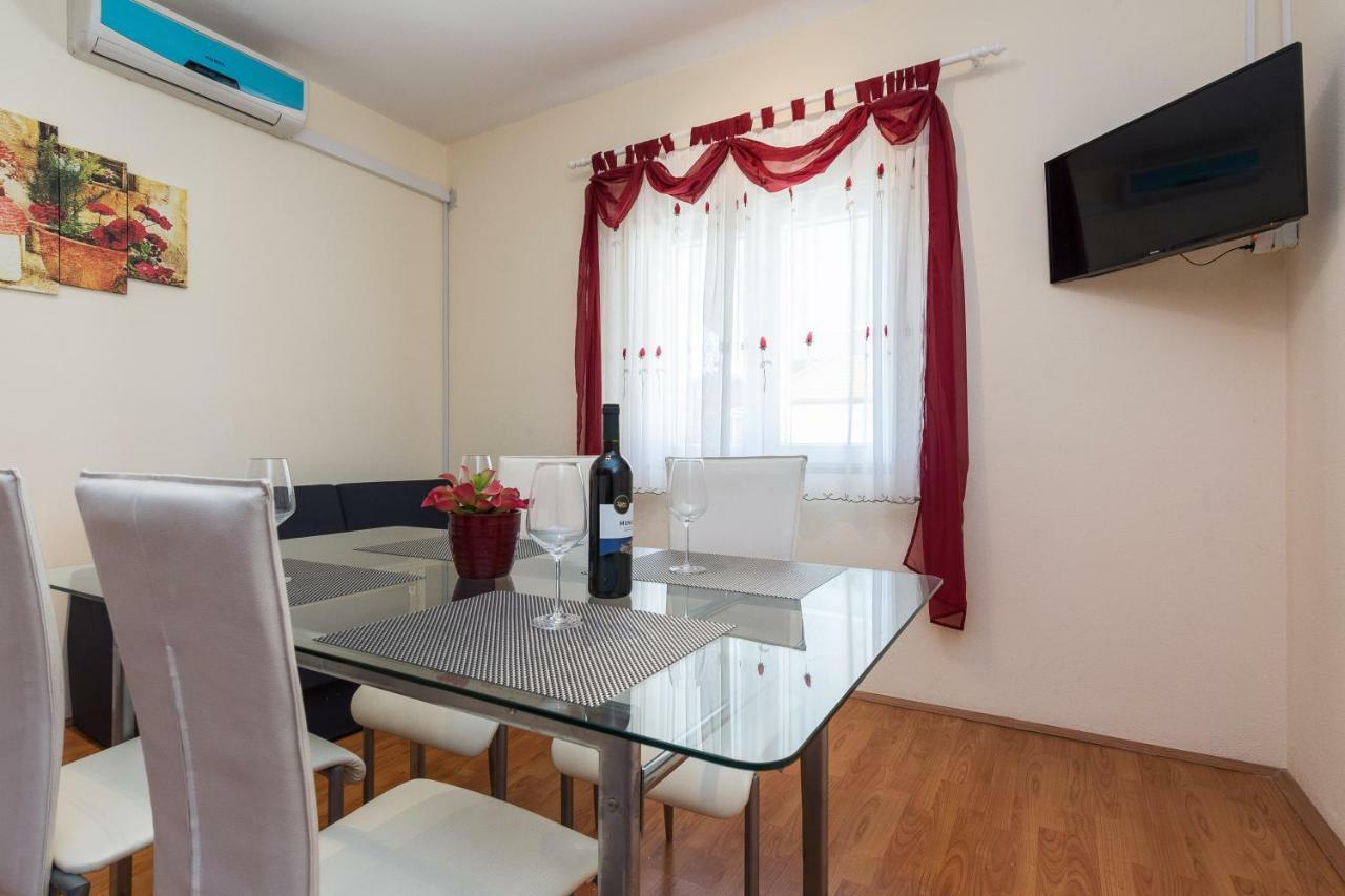 Apartman Mladenka Sukošan Zewnętrze zdjęcie