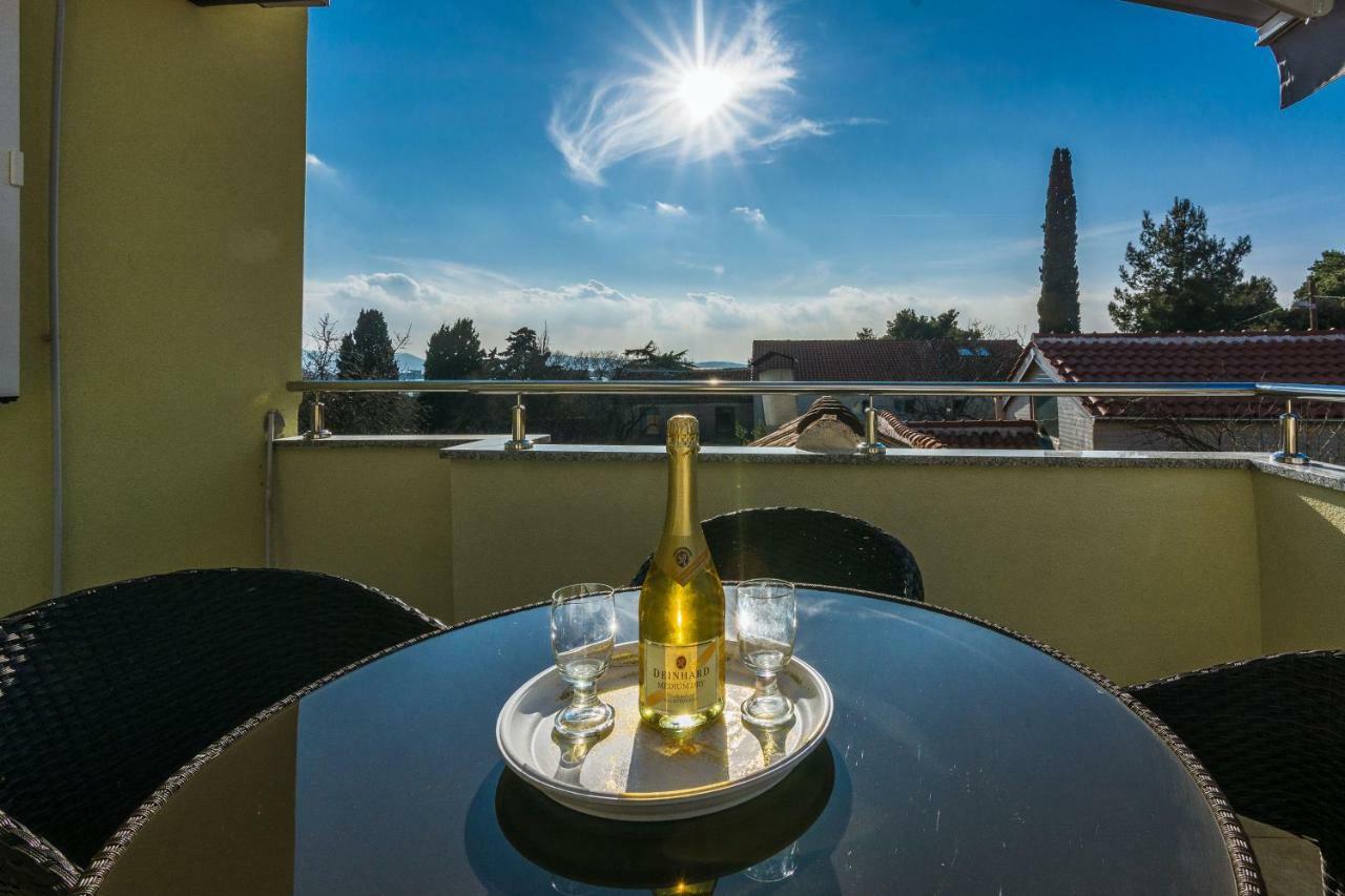 Apartman Mladenka Sukošan Zewnętrze zdjęcie