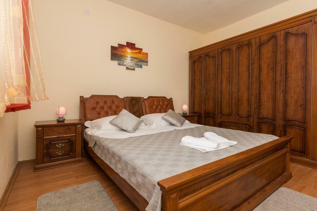 Apartman Mladenka Sukošan Zewnętrze zdjęcie