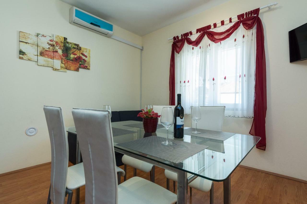 Apartman Mladenka Sukošan Zewnętrze zdjęcie
